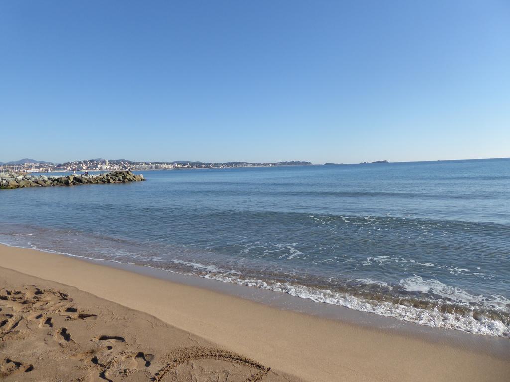 Apartamento Les Enganes Fréjus Exterior foto